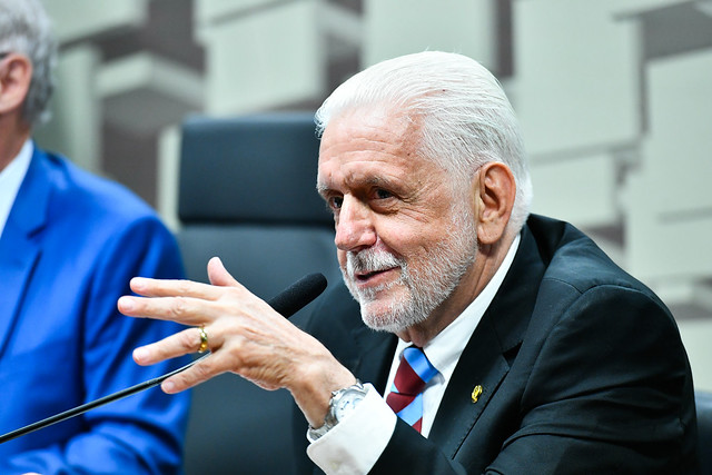 Líder do governo Lula é alvo da PF e oposição aponta 'mesma turminha'