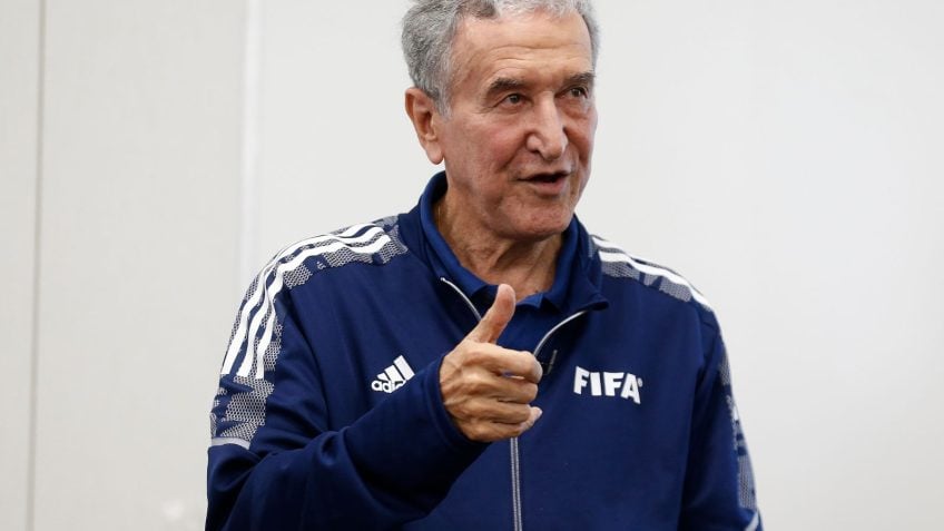 Carlos Alberto Parreira passa por cirurgia emergencial e segue internado em UTI no Rio