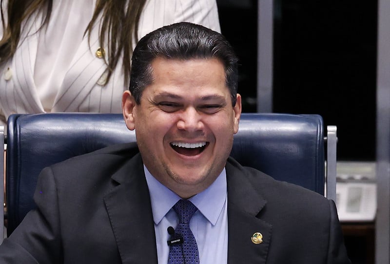 Pressão por encontro: Nova líder do governo no Senado tenta reaproximar Lula e Alcolumbre por pautas prioritárias