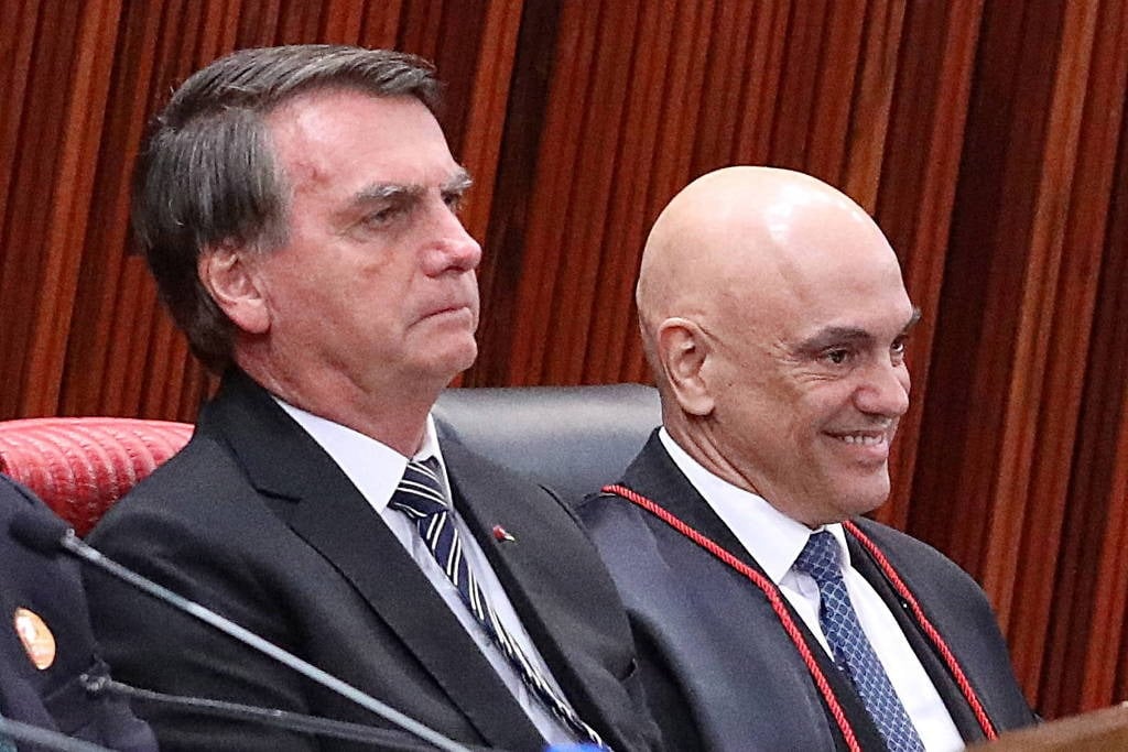 Futuro de Bolsonaro: Moraes avalia destino da prisão domiciliar e a polêmica da arma apreendida