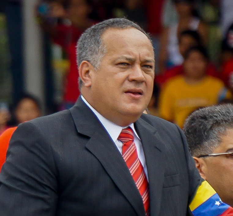 Tensão na Venezuela: Número 2 do chavismo, Diosdado Cabello, confronta brigadista dos EUA em meio a resgates