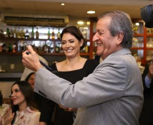 Michelle Bolsonaro e Valdemar Costa Neto se reúnem após embate com Flávio sobre aliança no Ceará
