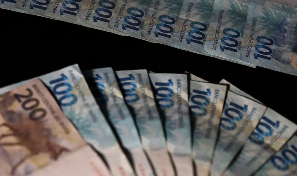 Déficit público dispara para R$ 56,1 bilhões em maio, superando projeções e acendendo alerta econômico