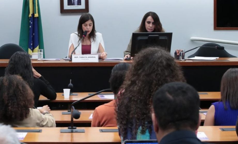PL da Misoginia: Instituto Isabel critica vaguidão e alerta para risco à liberdade de expressão