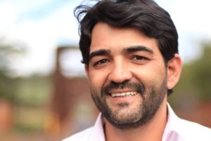 Ex-prefeito de Delta vira réu por peculato após levar ar-condicionado da prefeitura para casa