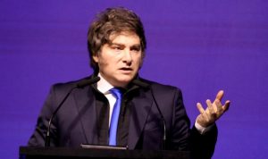 Milei cancela ida a cúpula do Mercosul em meio a encontro com Flávio Bolsonaro e tensões com Lula