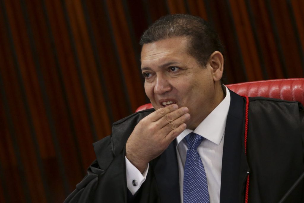 TSE se divide sobre suspensão de pesquisa eleitoral ordenada por Nunes Marques