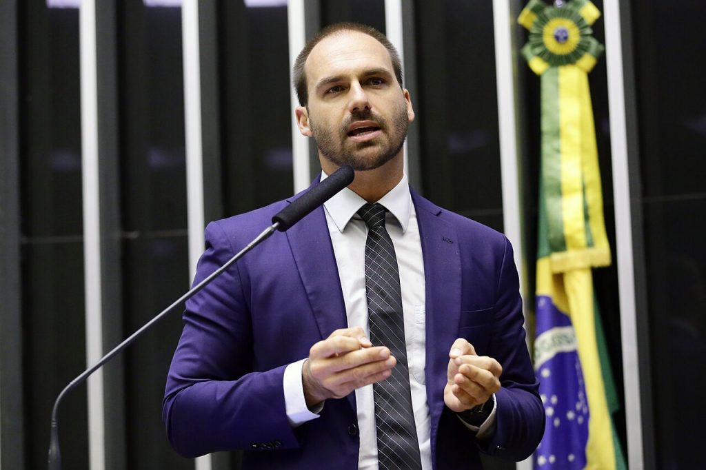 1ª Turma do STF inicia julgamento de Eduardo Bolsonaro por suposta pressão contra ministros