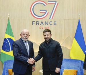 Lula e Zelensky frente a frente no G7 em meio a tensões e pedidos de apoio à Ucrânia