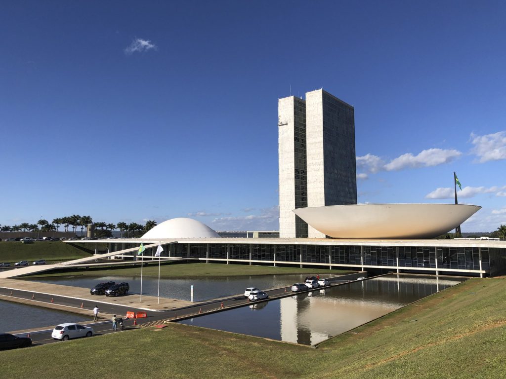Câmara dos Deputados debate CNH para jovens a partir de 16 anos com novas regras para trânsito