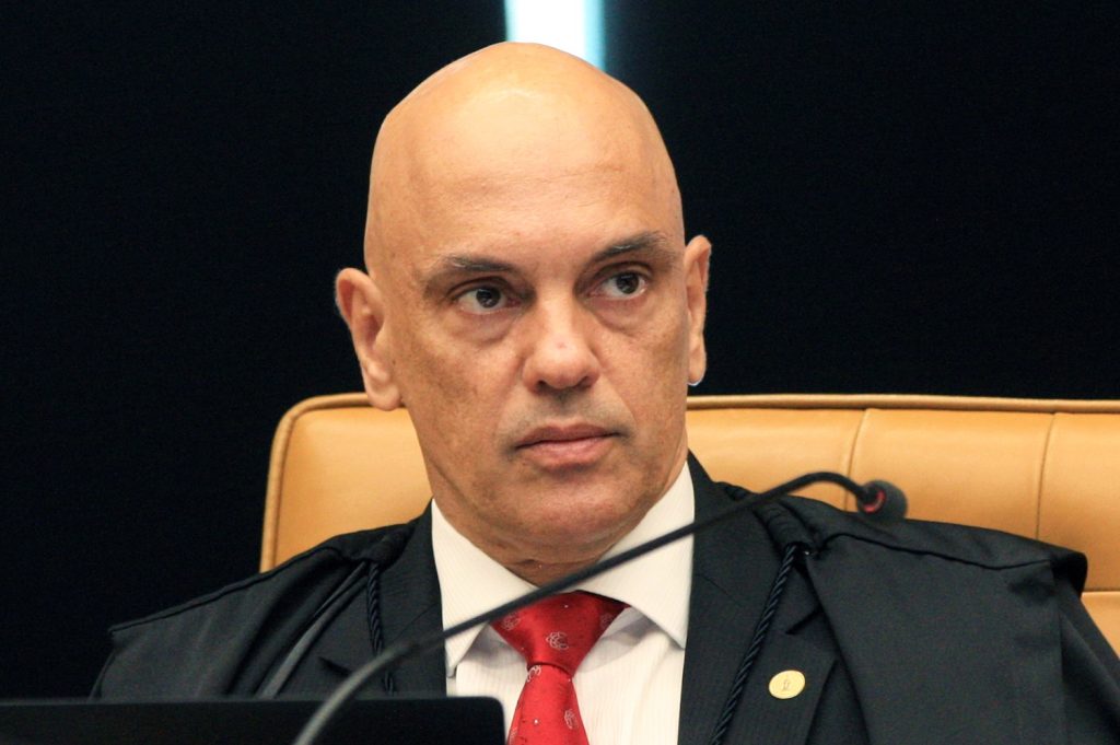 Oposição pede impeachment de Moraes citando decisão da Justiça italiana sobre Zambelli