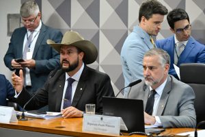 Comissão aprova MP do Frete com anistia a caminhoneiros e novas regras de fiscalização