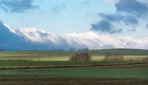 Frente fria derruba temperaturas no Sul e Sudeste, com geadas no Sul e chuvas intensas no Norte e Nordeste