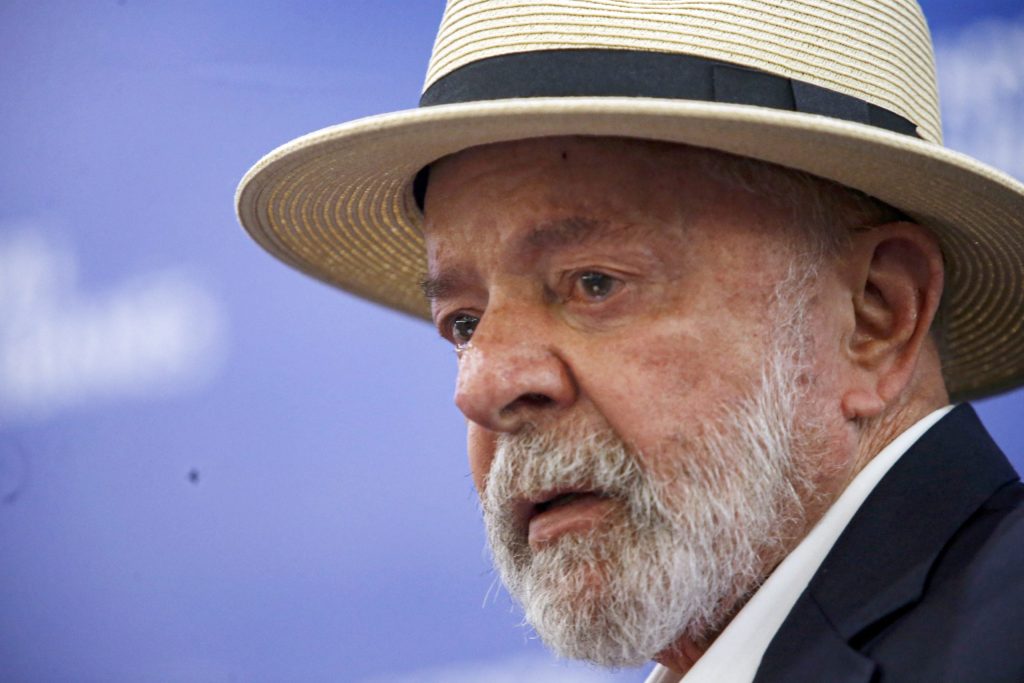 Gastos do governo Lula disparam e se aproximam do pico da pandemia, revelando risco de 'travamento' do Estado