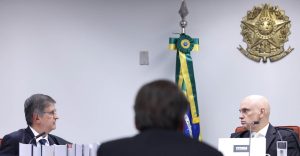 PGR defende permanência de Bolsonaro em prisão domiciliar e pede apreensão de arma