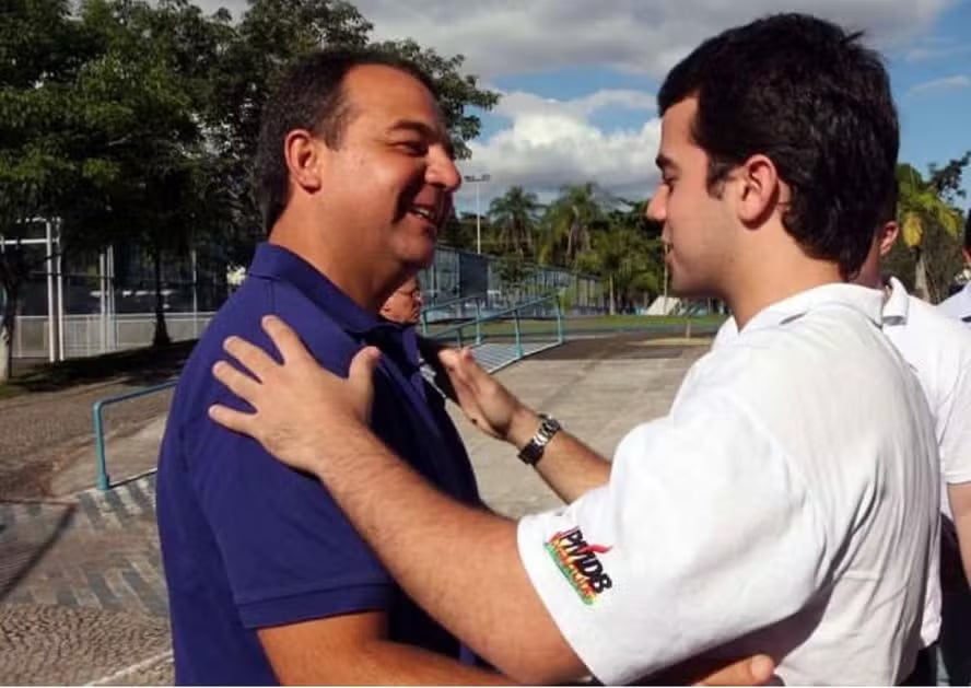 Filho de Sérgio Cabral é alvo da PF em megaoperação contra lavagem de dinheiro e Máfia do Cigarro
