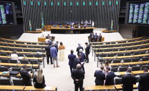 Câmara aprova urgência para projeto que dá até 2 anos a produtores rurais regularizarem danos ambientais