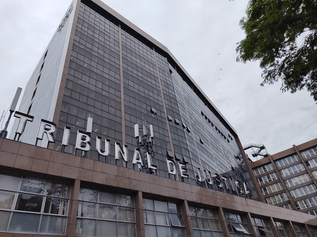 Fim da farra? TJRJ revoga diretriz que garantia reajuste de 24% a servidores do Judiciário