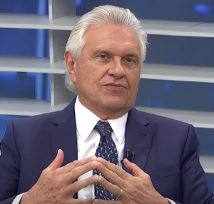 Campanha de Ronaldo Caiado troca comando do marketing após divergências sobre estratégia eleitoral