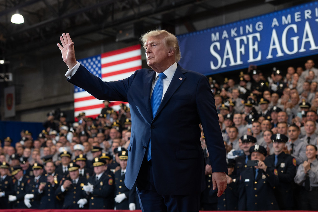 Trump eleva tom contra o Irã e classifica o Estreito de Ormuz como 'novo território dos EUA'