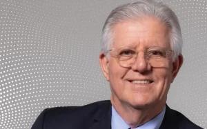 José Eduardo Dolci é eleito presidente da AMB com foco na defesa profissional e na qualidade do ensino médico