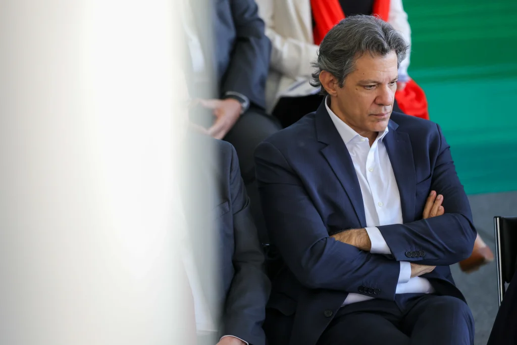Contradições marcam depoimentos sobre abordagem da Polícia Militar a motorista de Haddad em SP