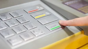 Bancários decidem cruzar os braços por 24 horas após rejeitarem proposta salarial em todo o país