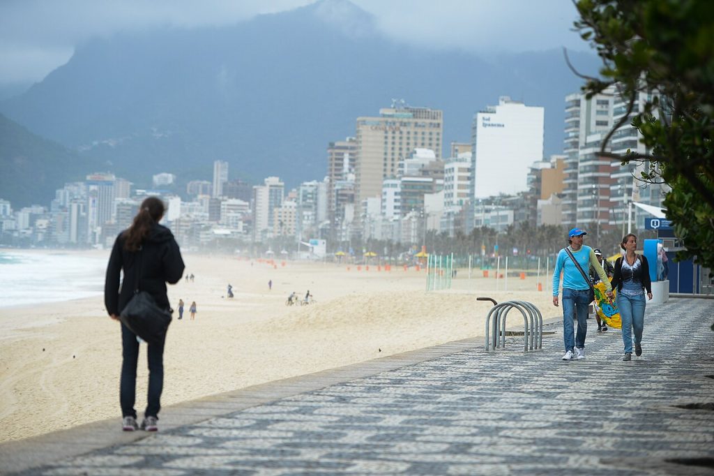 Massa de ar polar avança pelo Brasil e derruba temperaturas no Sul enquanto capitais chegam a 38°C