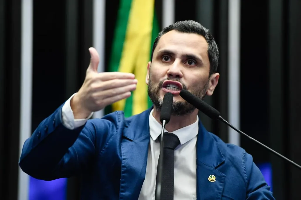 Prefeita do PT rompe alinhamento partidário e declara apoio a Cleitinho Azevedo em Minas Gerais