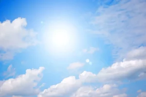 Termômetros disparam até 38°C em várias regiões do Brasil, enquanto Sul enfrenta mínima de 7°C