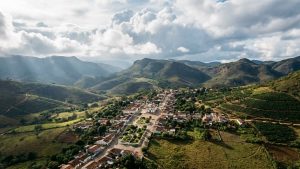A 1.268 metros de altitude, cidade baiana desafia o clima nordestino e conquista o topo mundial dos cafés especiais