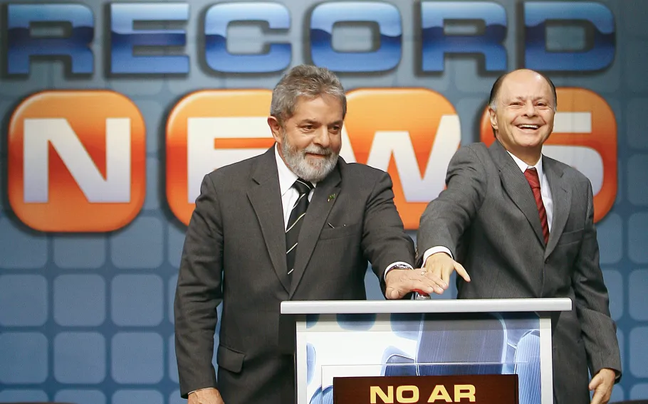 Record escala entrevista exclusiva com Lula no mesmo horário do primeiro debate presidencial de 2026