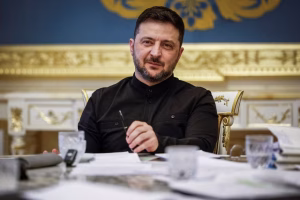 Zelensky alerta para nova mobilização russa de até 300 mil soldados após eleições
