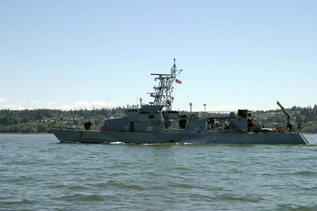 EUA retomam ataques letais no Pacífico e afundam barco do narcotráfico após pausa de dois meses