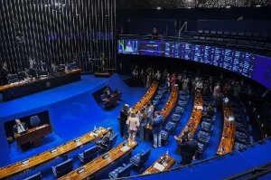 Com 54 cadeiras em disputa, Senado desacelera votações e adota esforço concentrado