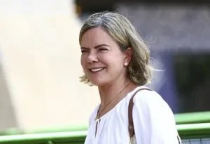 Gleisi Hoffmann recebe R$ 50 mil de Paulo Bernardo e arrecada com advogados ligados ao PT para tentar vaga no Senado