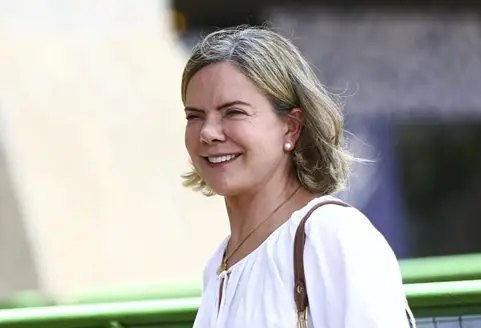 Gleisi Hoffmann recebe R$ 50 mil de Paulo Bernardo e arrecada com advogados ligados ao PT para tentar vaga no Senado