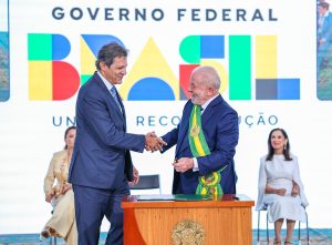 Governo propõe salário mínimo de R$ 1.741 para 2027 e acende alerta sobre impacto fiscal bilionário