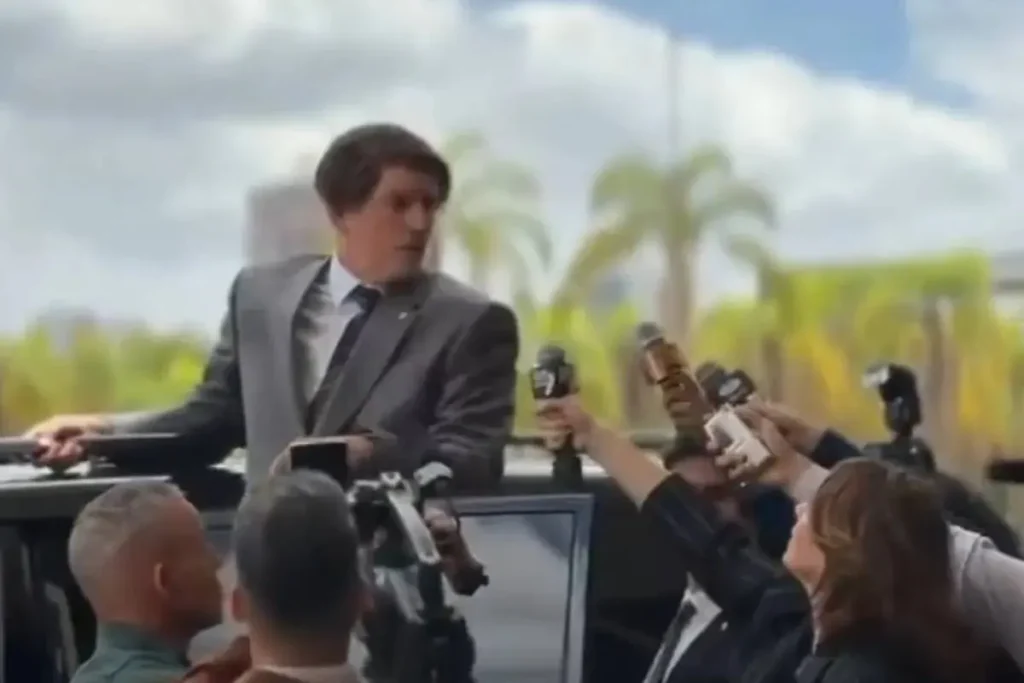 Filme sobre Jair Bolsonaro avança na Ancine para estrear em 650 salas, mas entra na mira da PF