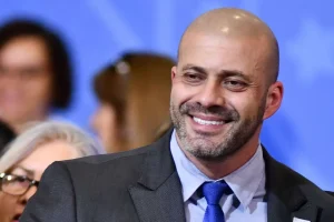 Daniel Silveira comprova trabalho formal e cobra acesso a petição sigilosa no STF