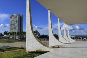 Tribunais superiores aprovam gratificação que pode custar R$ 285 milhões ao ano aos cofres públicos