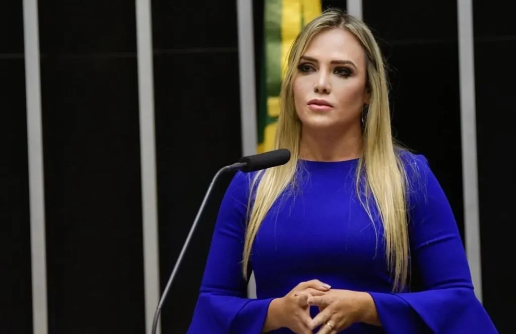 Pesquisa aponta Celina Leão na frente para o governo do DF e Michelle Bolsonaro liderando corrida ao Senado