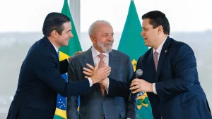 Lula convoca chefes do Congresso para corrida contra o relógio por MP das compras e PECs