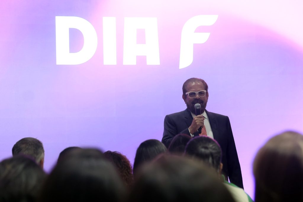 Desembargador mostra saldo de R$ 96 nas redes antes de receber R$ 70 mil líquidos em Alagoas