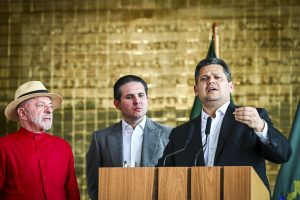 Eduardo Gomes dispara com 26% e lidera corrida pelo Senado no Tocantins
