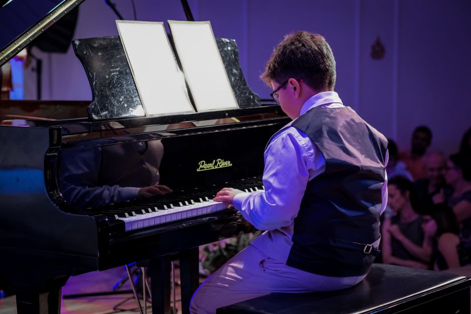 O gênio aos 5 anos: como a disciplina paterna transformou Mozart no maior prodígio da história