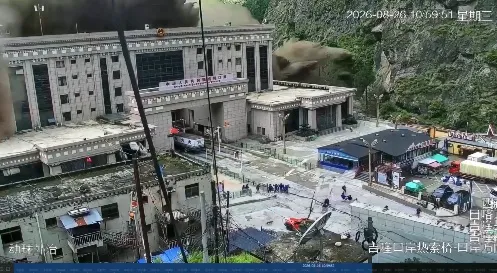 Colapso de geleira provoca rastro de destruição na fronteira entre Nepal e China e deixa quase 1,4 mil desaparecidos