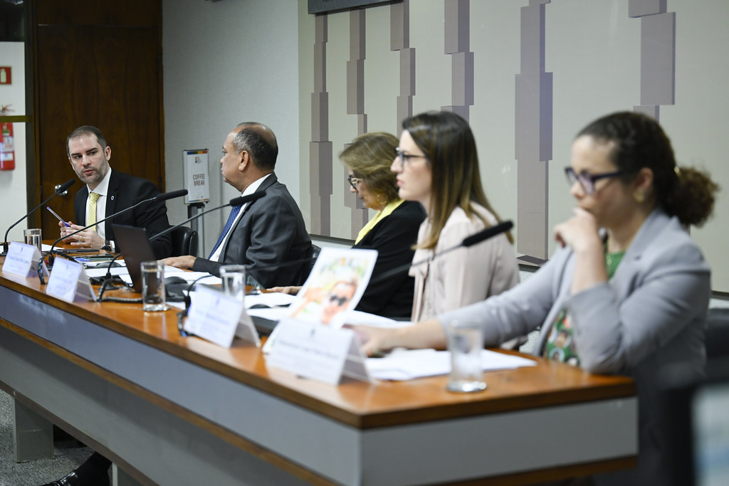 Pressão no Congresso: Carlos Viana articula CPMI para investigar Lulinha em meio a inquéritos da PF