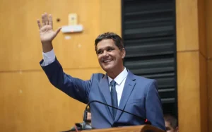 Pesquisa no ES: com 75% de aprovação, Ricardo Ferraço lidera disputa pelo governo