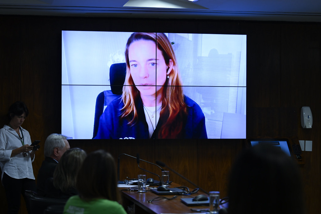 Ministério Público pede arquivamento de denúncia contra Fabiana Bolsonaro e valida imunidade parlamentar